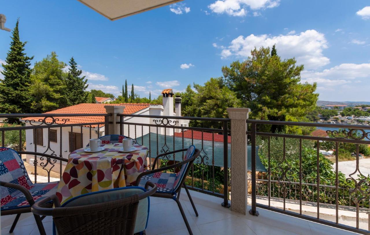 Apartments Listes Milna  Exterior foto
