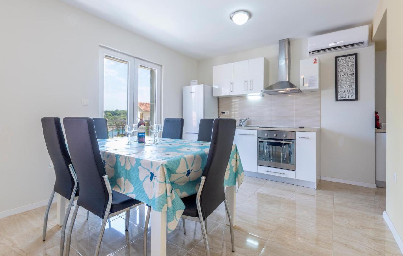 Apartments Listes Milna  Exterior foto