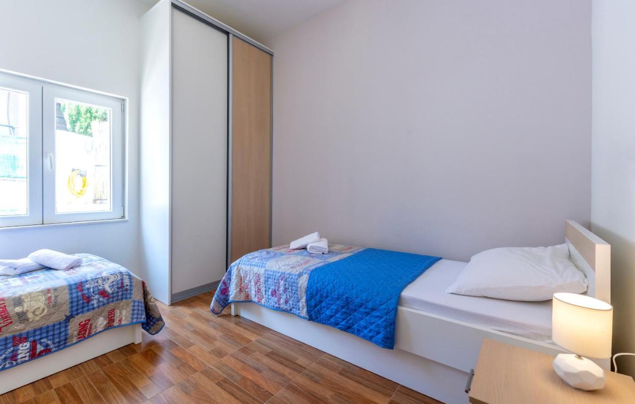 Apartments Listes Milna  Exterior foto